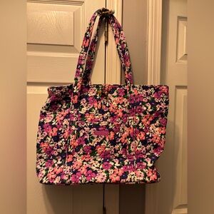 Vera Bradley Tote Bag with luggage tag. In great condition. Used twice.